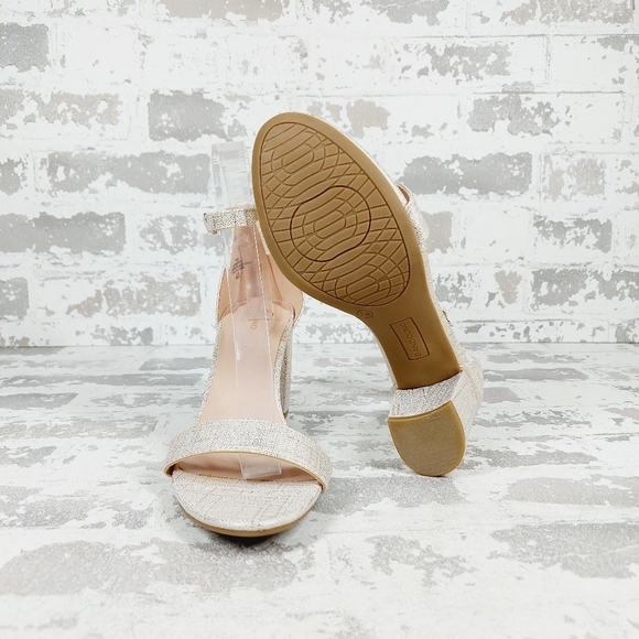 New Bandolino Armory 3 Silver Open Toe Ankle Strap Heeled Sandals C501 - Picture 8 of 12